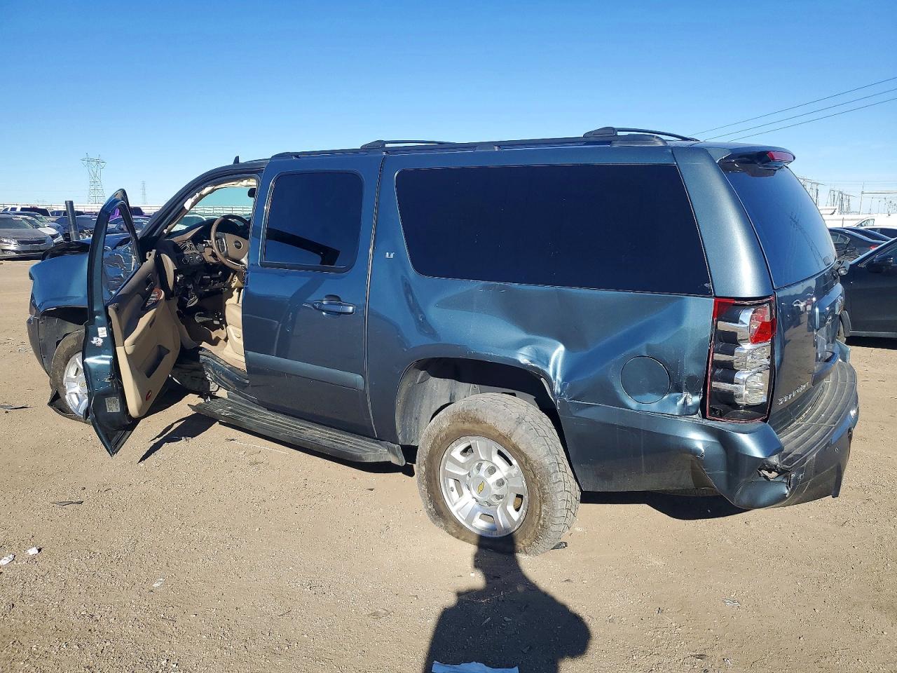 2009 CHEVROLET SUBURBAN K2500 LT photo 2