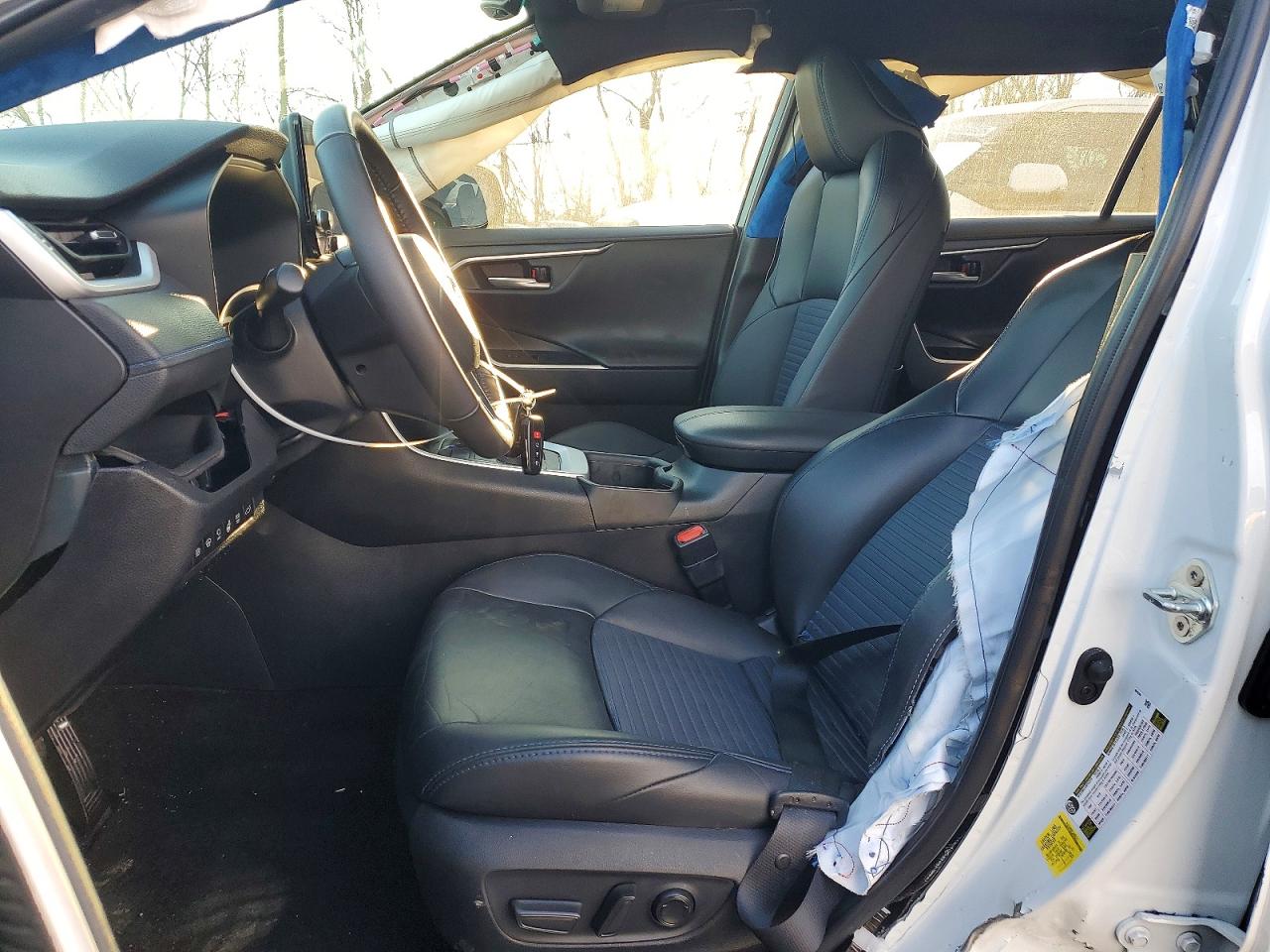 2024 TOYOTA RAV4 XSE photo 7