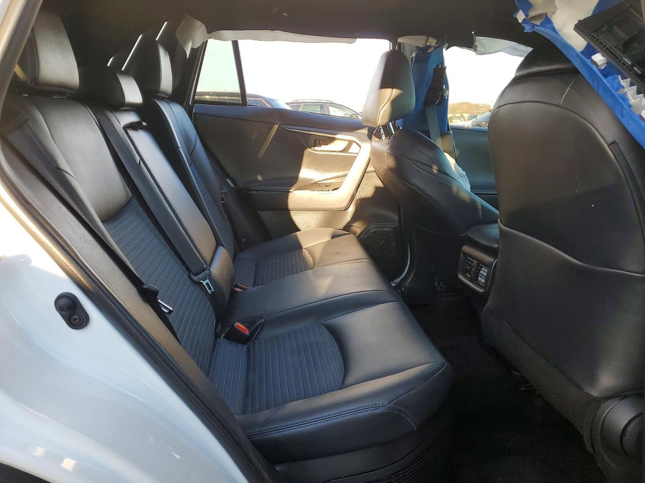2024 TOYOTA RAV4 XSE photo 11