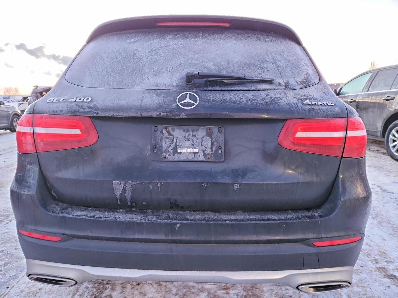 2017 MERCEDES-BENZ GLC 300 4MATIC photo 11