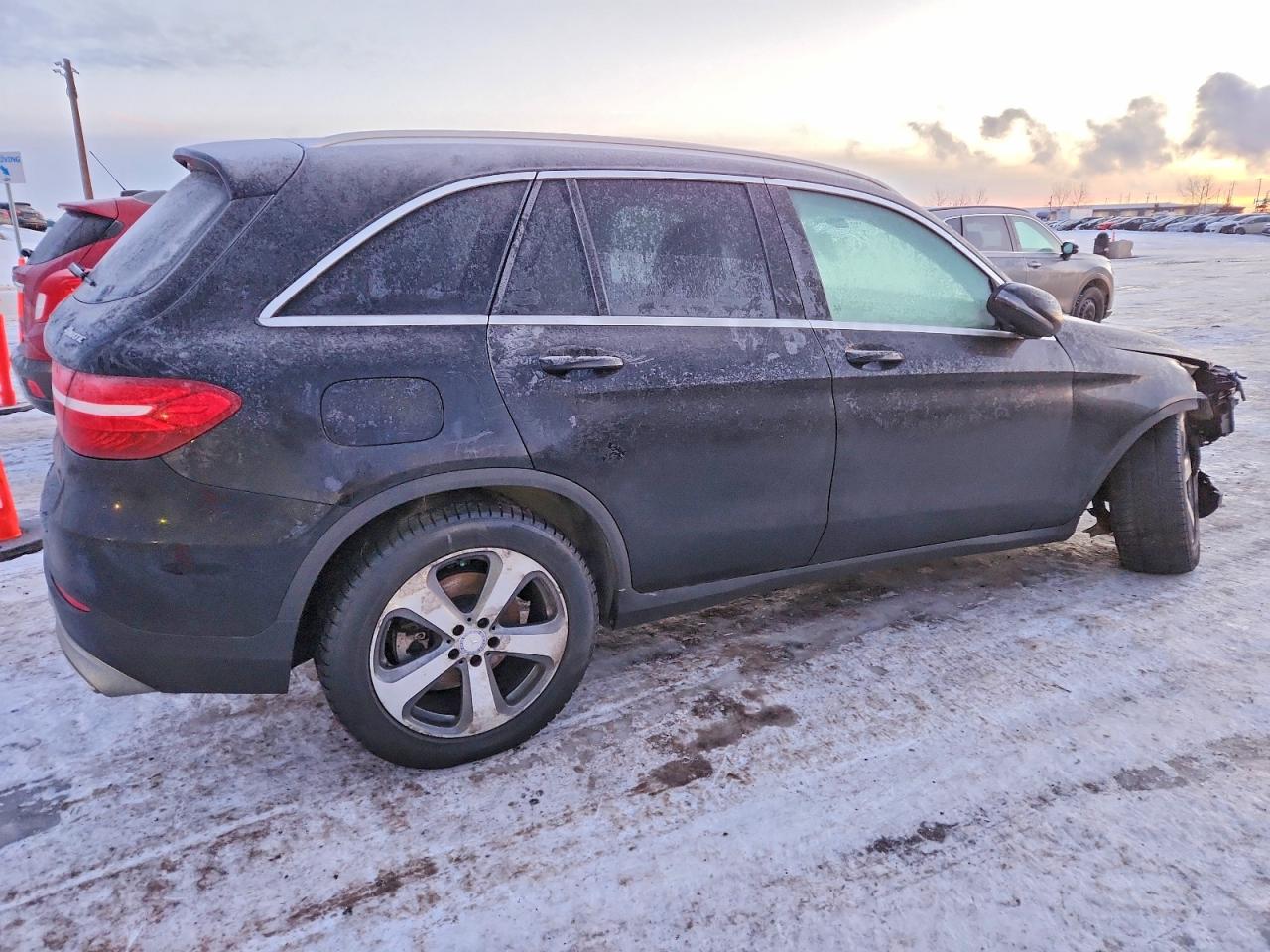 2017 MERCEDES-BENZ GLC 300 4MATIC photo 5