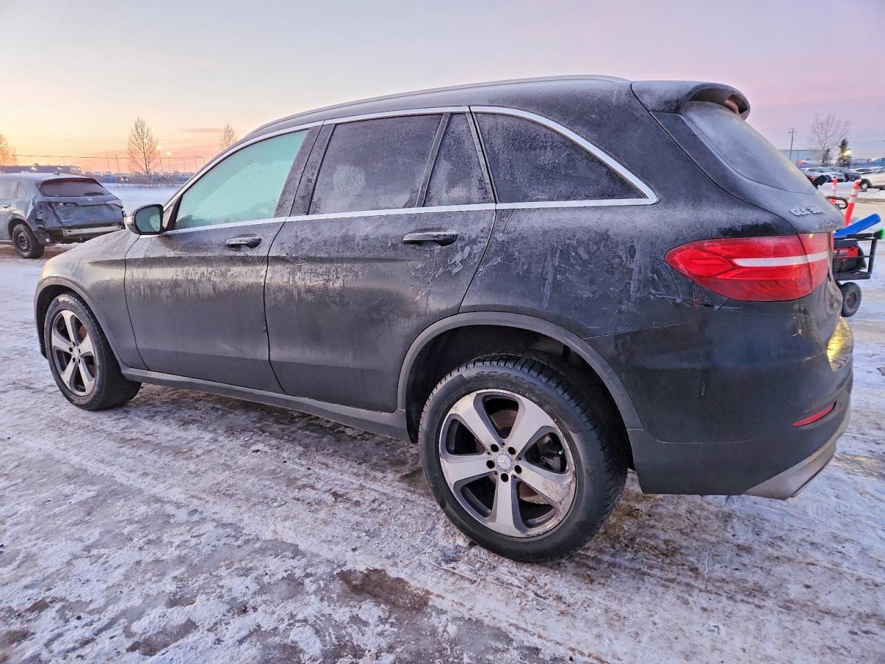 2017 MERCEDES-BENZ GLC 300 4MATIC photo 3