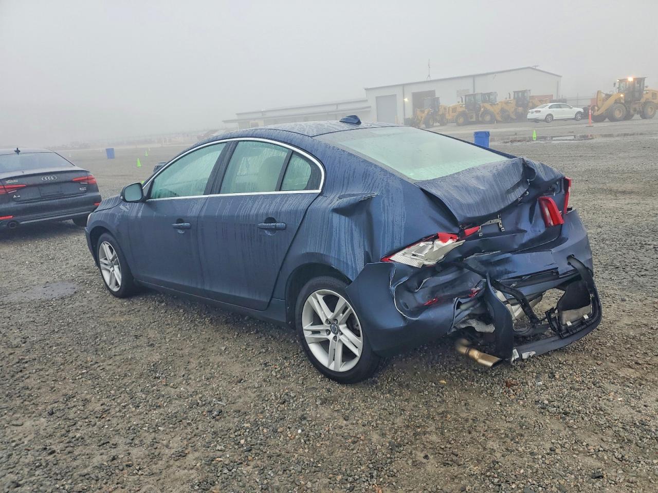 2015 VOLVO S60 PREMIER photo 2