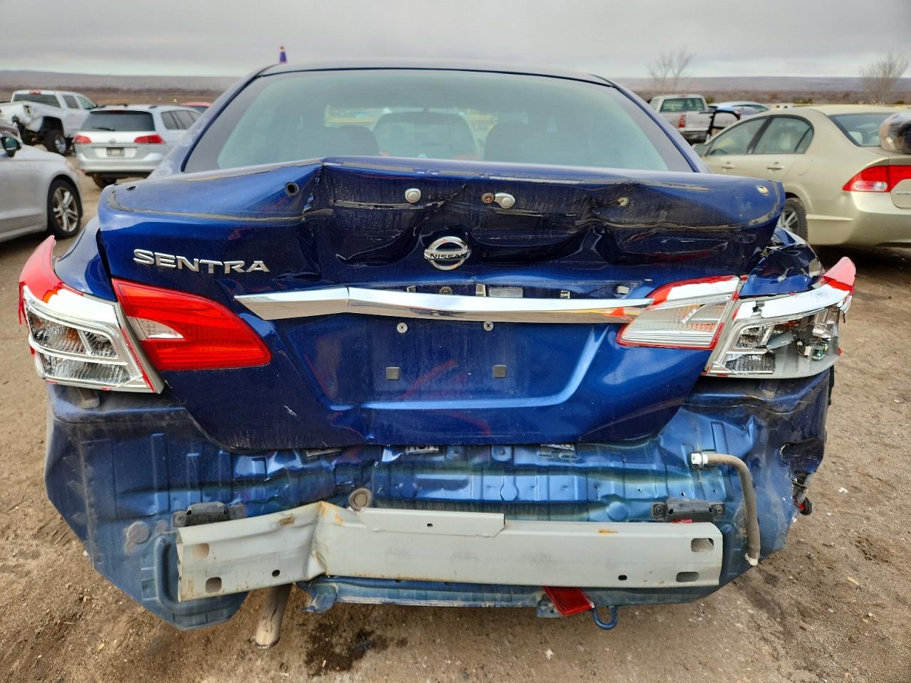 2016 NISSAN SENTRA S photo 6
