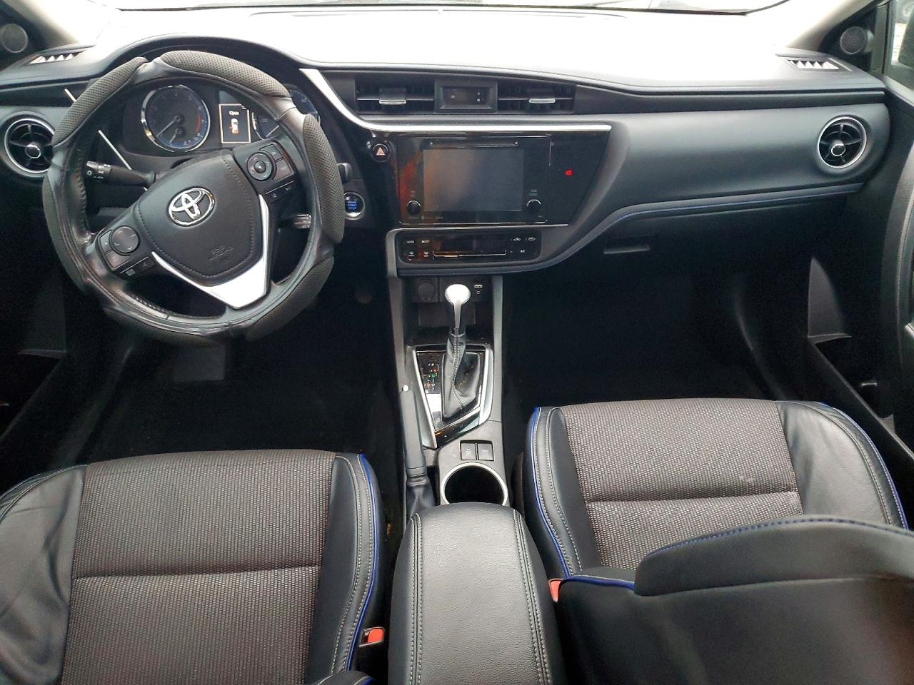 2018 TOYOTA COROLLA L photo 8