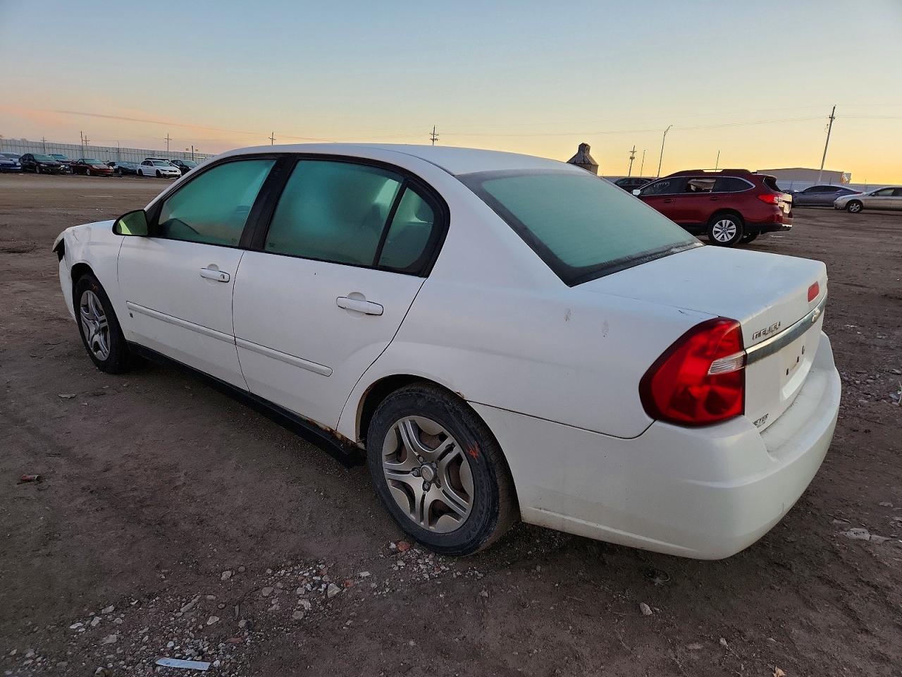 2008 CHEVROLET MALIBU LS photo 2
