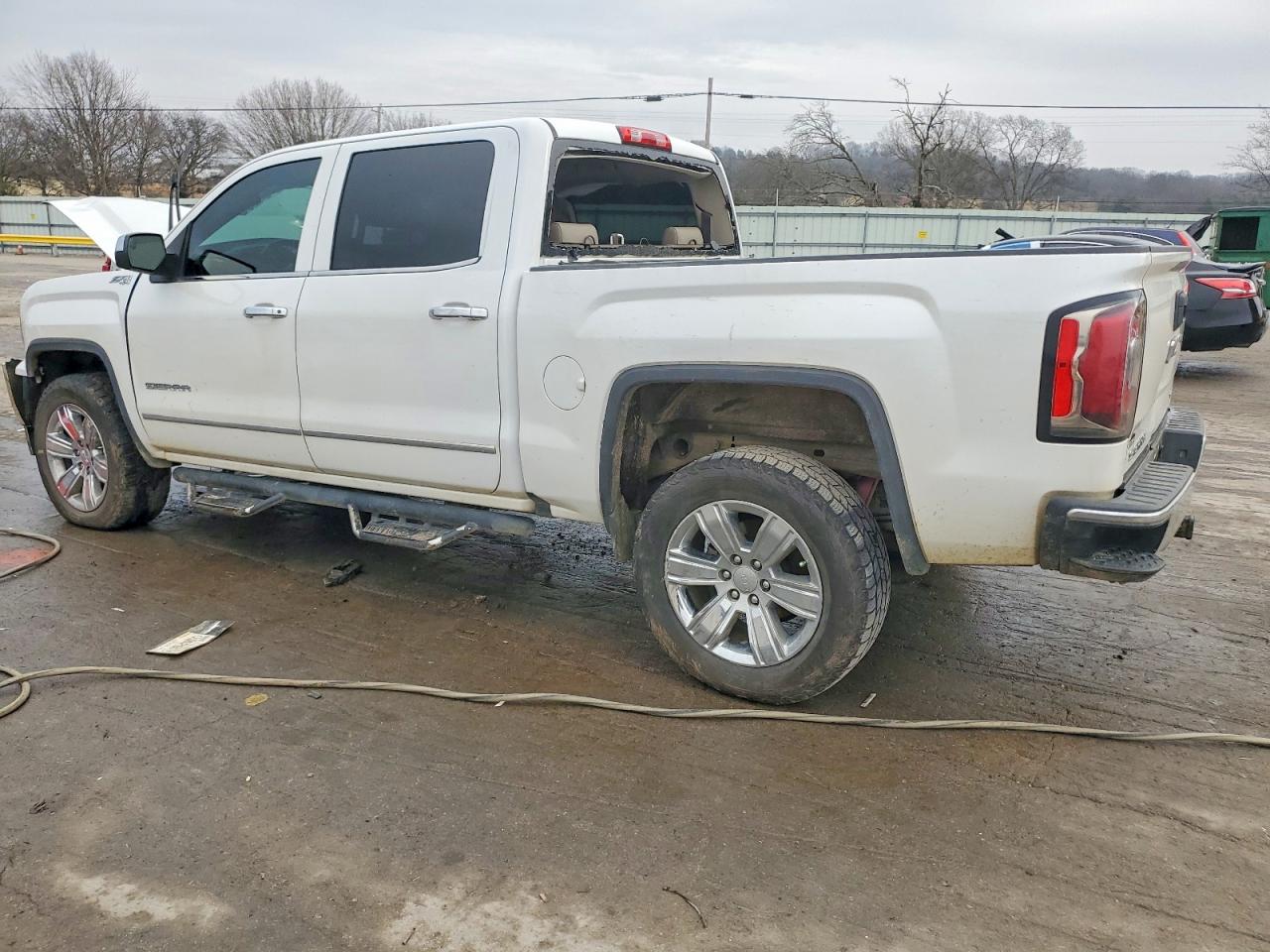 2017 GMC SIERRA K1500 SLT photo 2