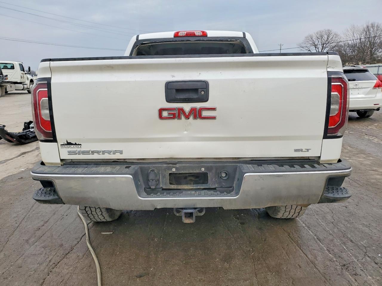 2017 GMC SIERRA K1500 SLT photo 6