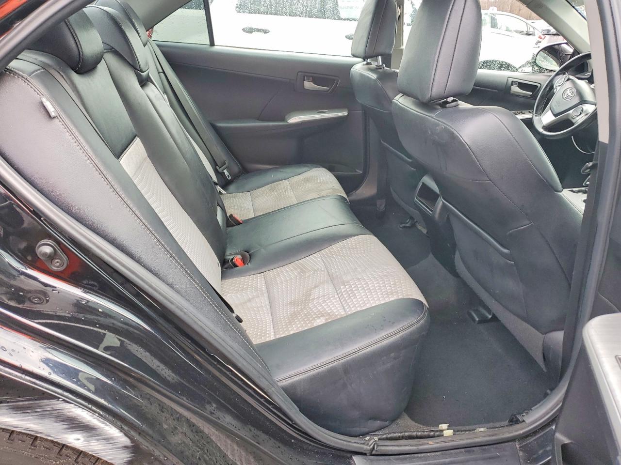 2012 TOYOTA CAMRY SE photo 19