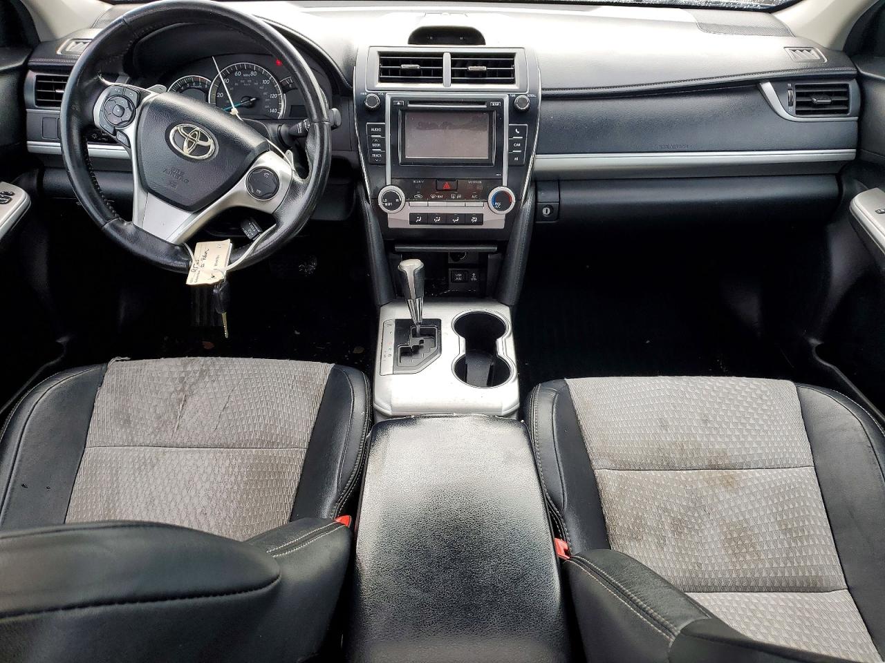 2012 TOYOTA CAMRY SE photo 15