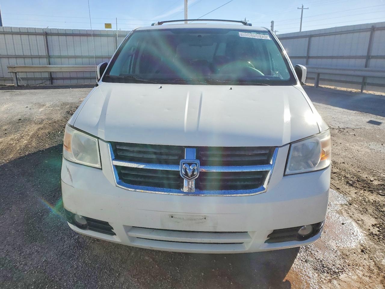 2010 DODGE GRAND CARAVAN SXT photo 5