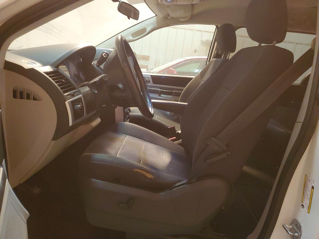 2010 DODGE GRAND CARAVAN SXT photo 7