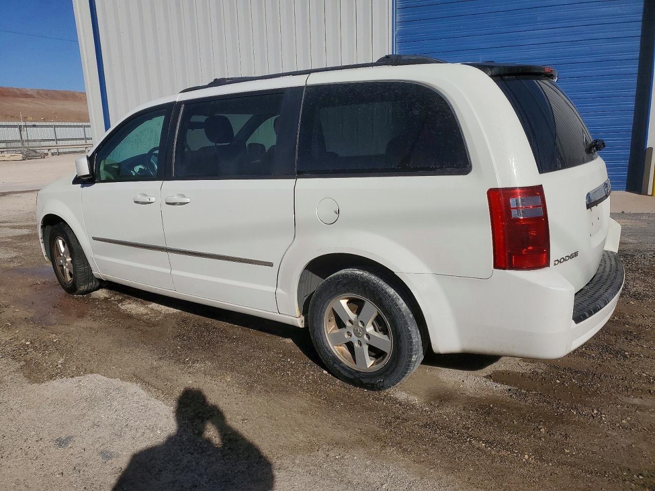 2010 DODGE GRAND CARAVAN SXT photo 2