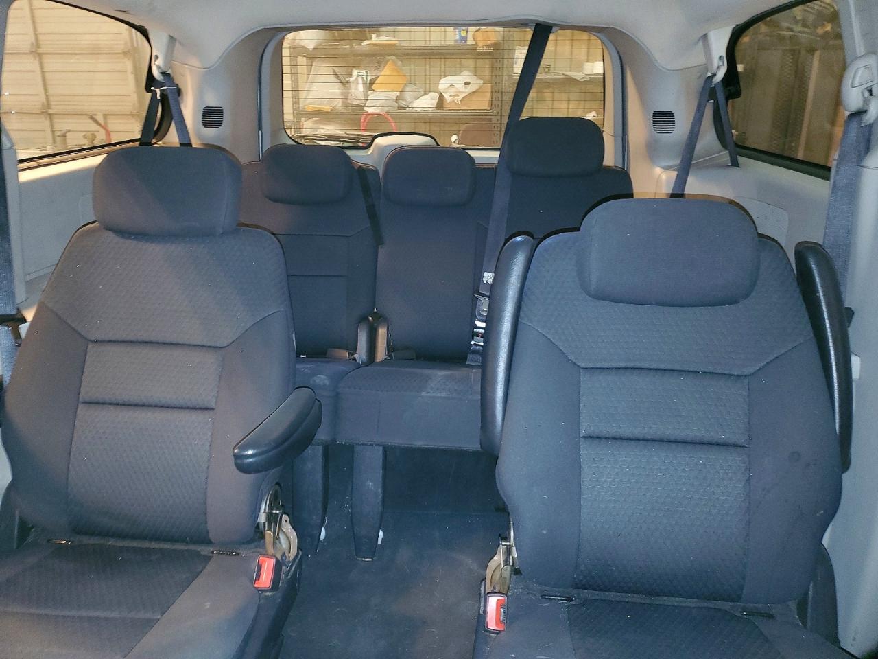 2010 DODGE GRAND CARAVAN SXT photo 10