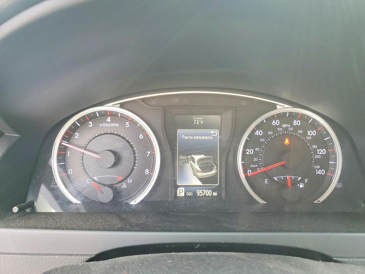2016 TOYOTA CAMRY LE photo 9