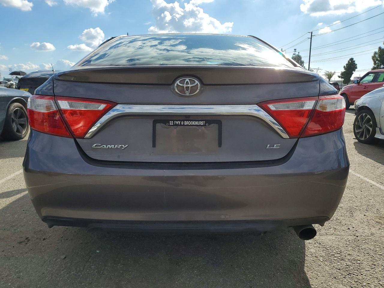 2016 TOYOTA CAMRY LE photo 6