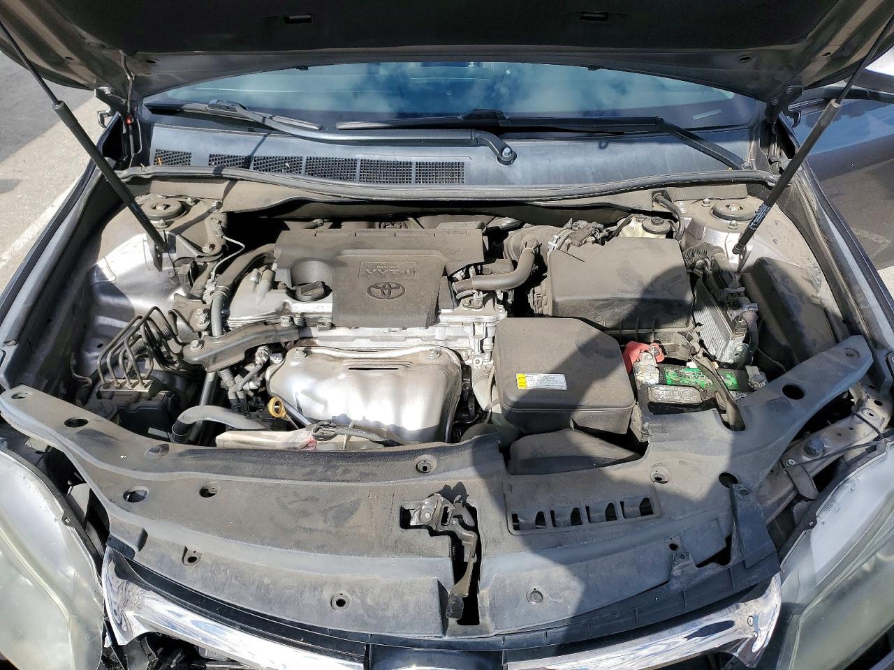 2016 TOYOTA CAMRY LE photo 11
