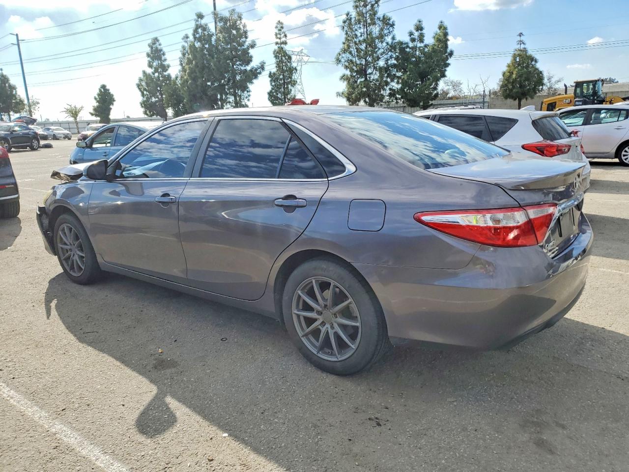 2016 TOYOTA CAMRY LE photo 2