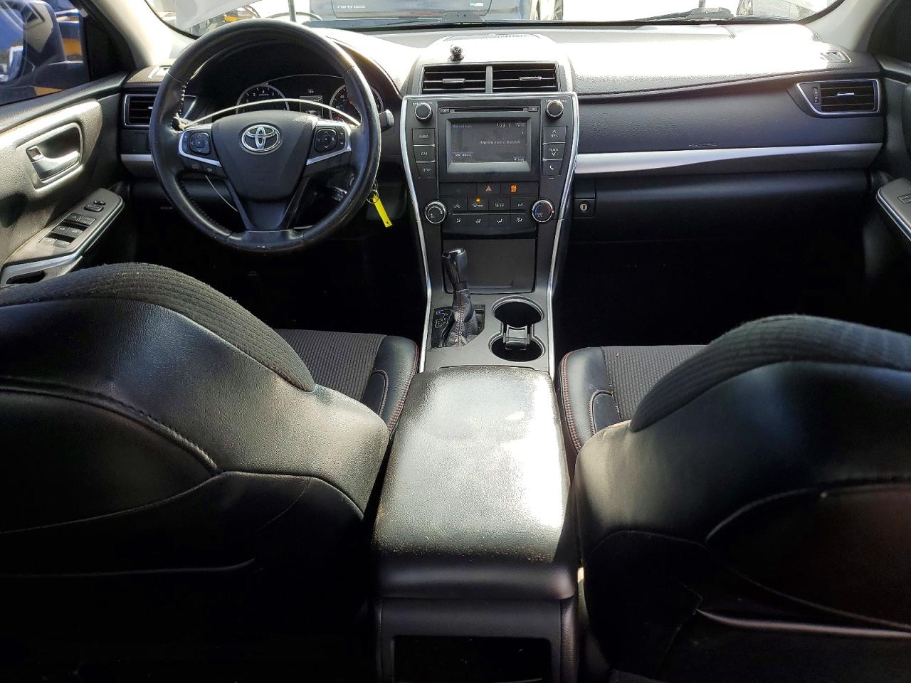 2016 TOYOTA CAMRY LE photo 8