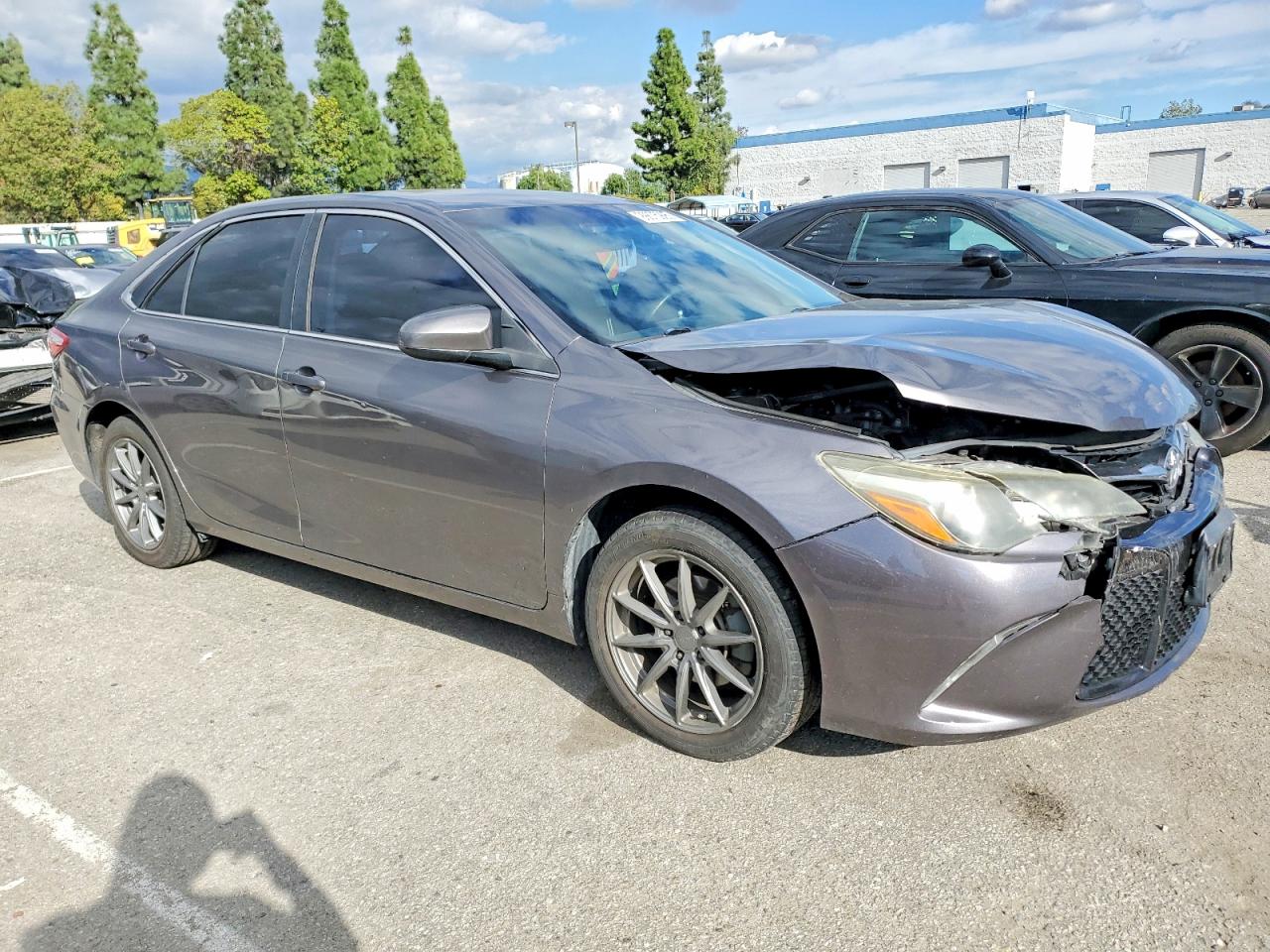 2016 TOYOTA CAMRY LE photo 4