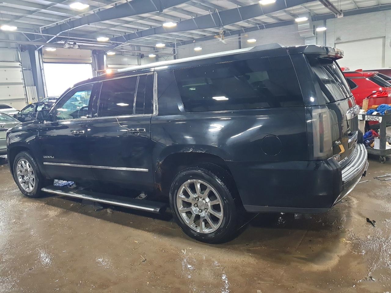 2015 GMC YUKON XL DENALI photo 2