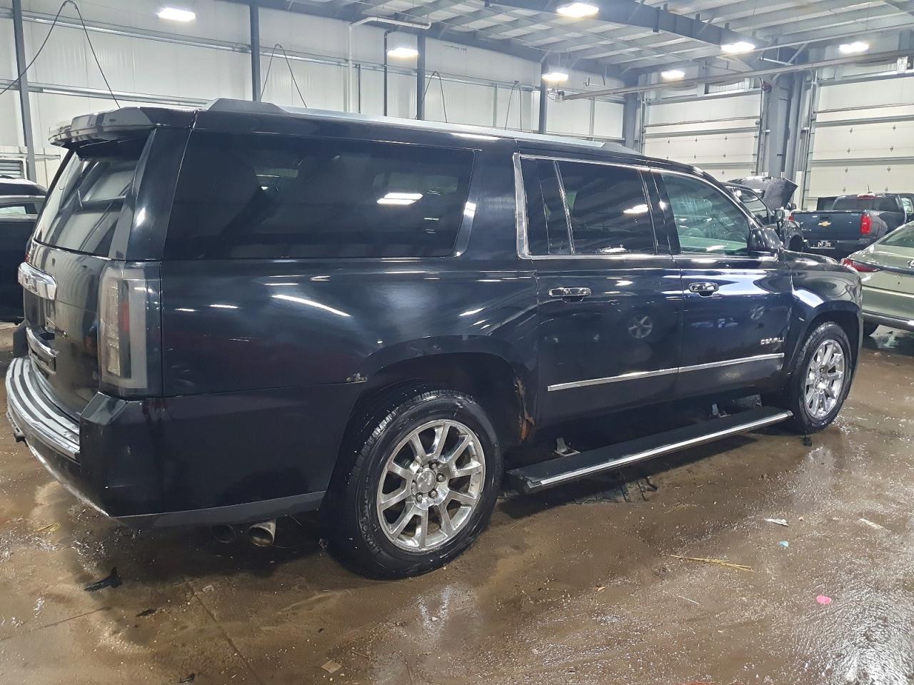 2015 GMC YUKON XL DENALI photo 3