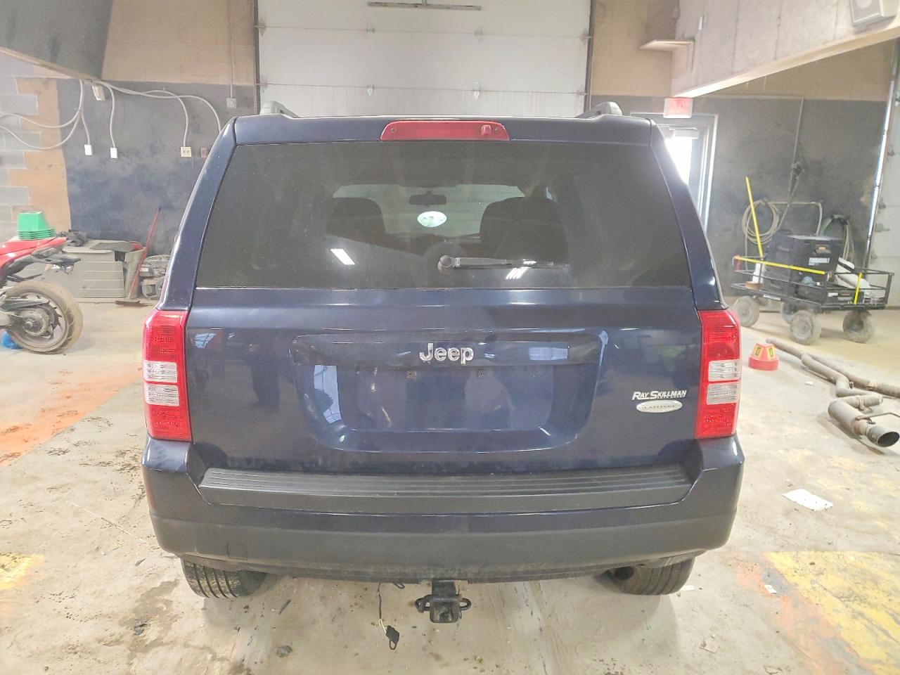 2012 JEEP PATRIOT LATITUDE photo 11