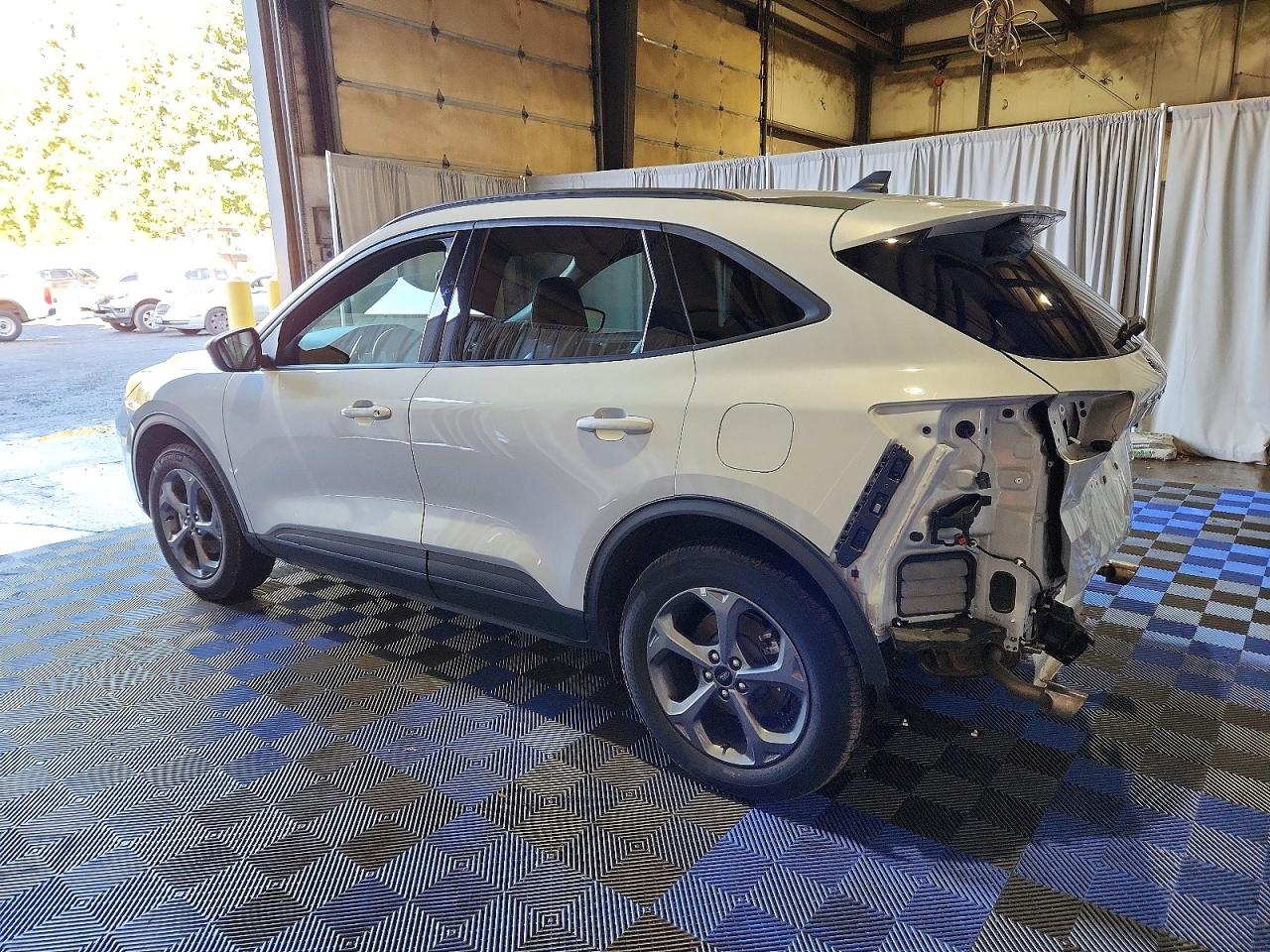 2025 FORD ESCAPE ST LINE photo 2
