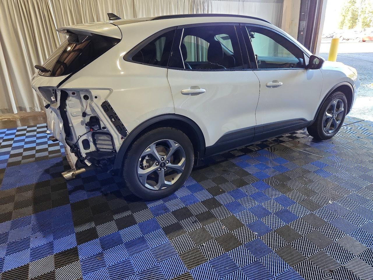 2025 FORD ESCAPE ST LINE photo 3