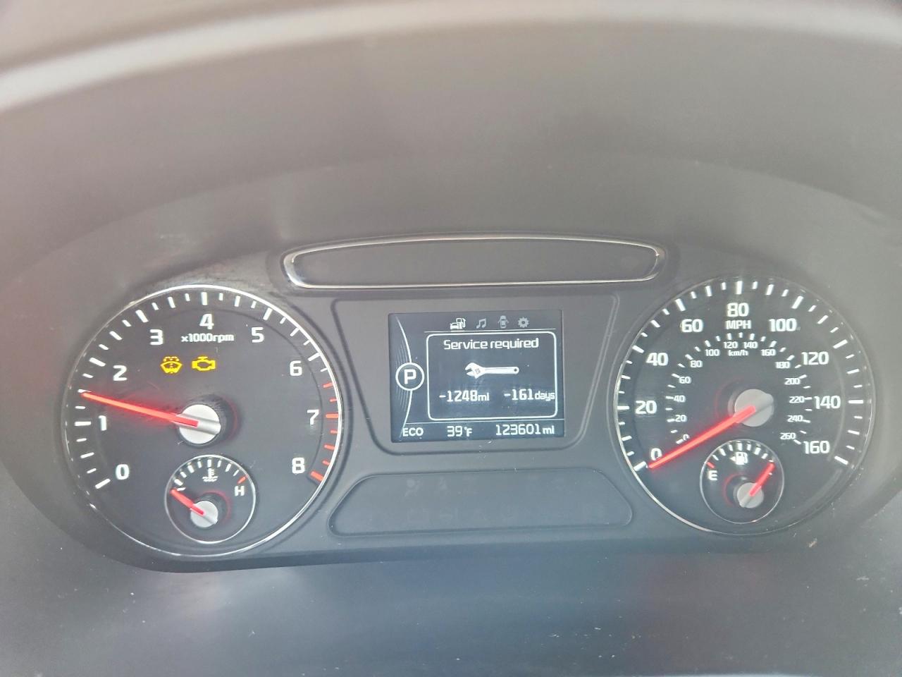 2016 KIA SORENTO LX photo 9