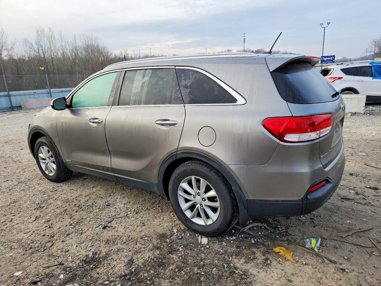 2016 KIA SORENTO LX photo 2