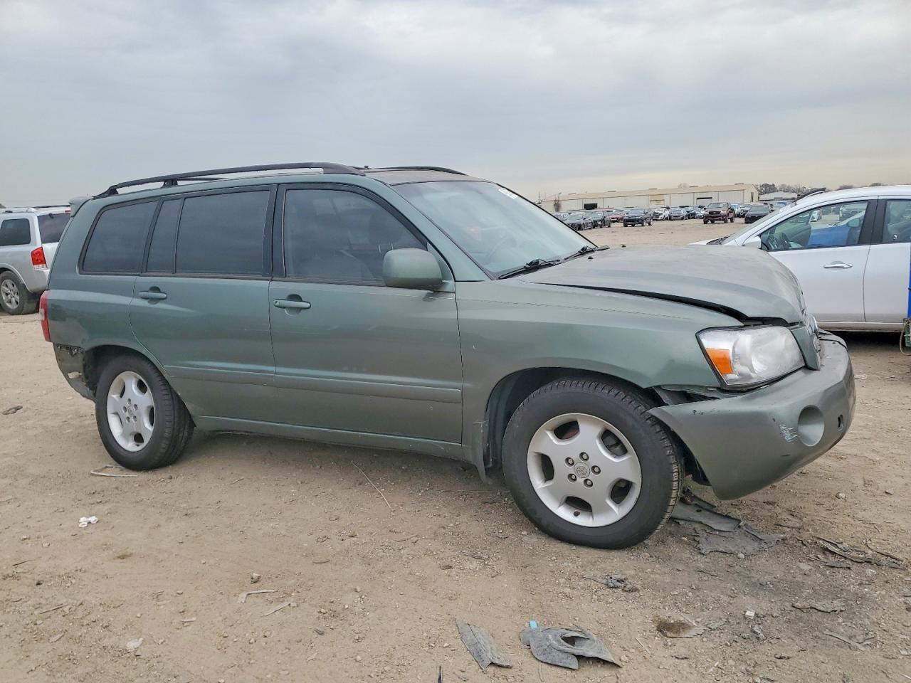 2004 TOYOTA HIGHLANDER BASE photo 4