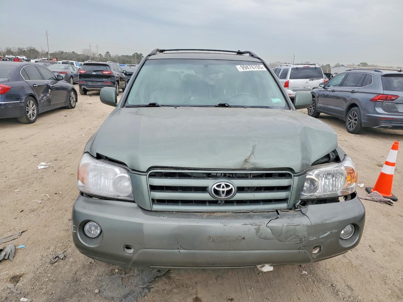 2004 TOYOTA HIGHLANDER BASE photo 5