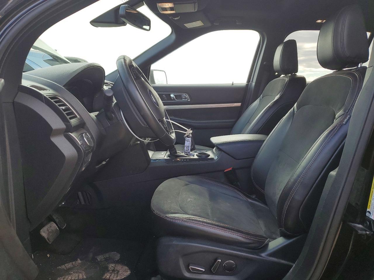 2018 FORD EXPLORER XLT photo 7