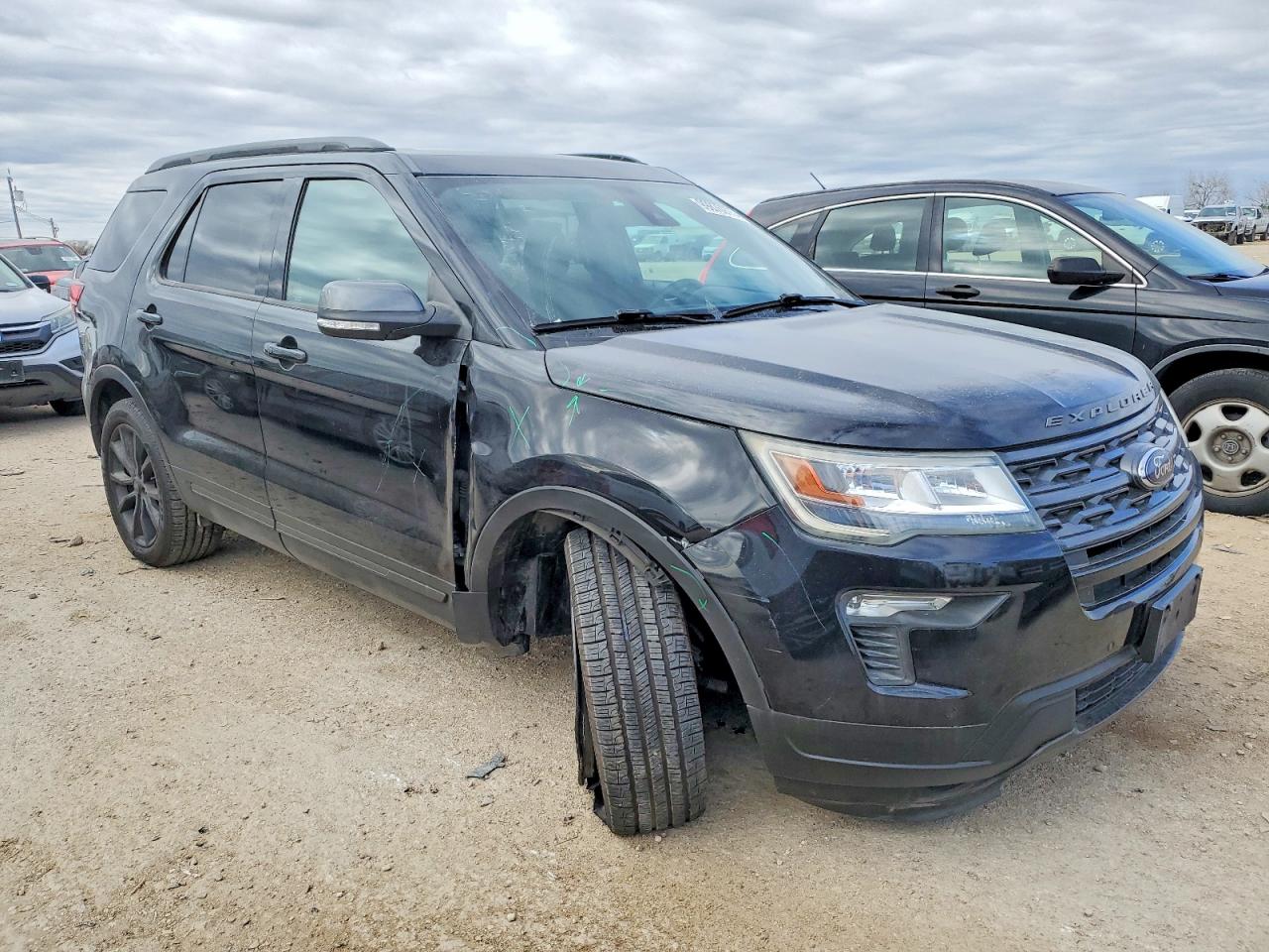 2018 FORD EXPLORER XLT photo 4