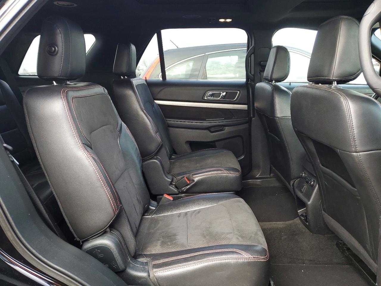 2018 FORD EXPLORER XLT photo 11