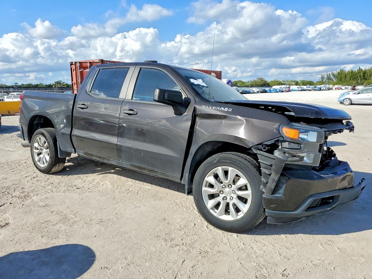 2019 CHEVROLET SILVERADO C1500 CUSTOM photo 4