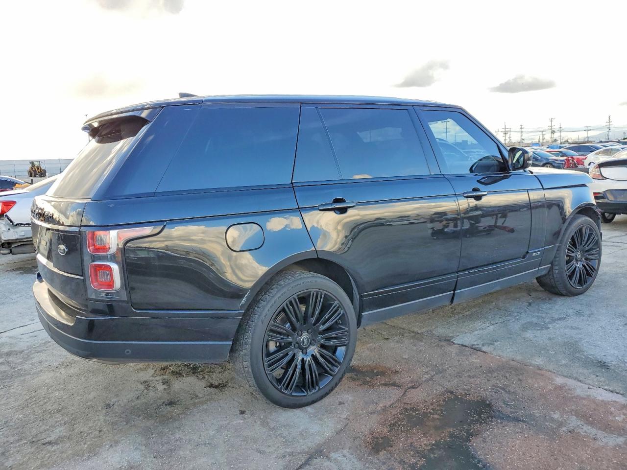 2019 LAND ROVER RANGE ROVER SUPERCHARGED photo 3