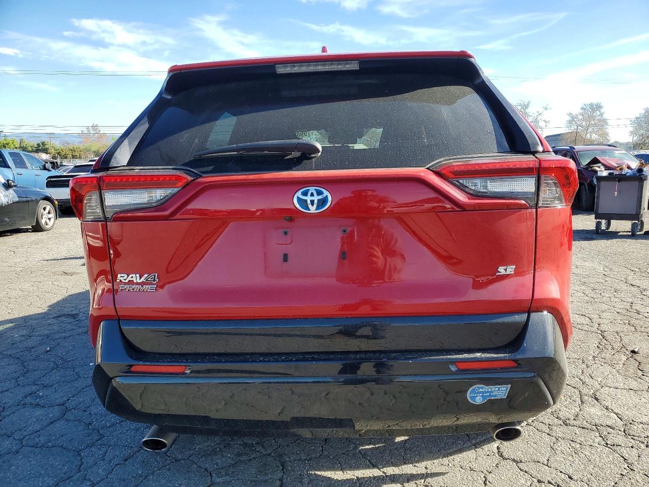 2021 TOYOTA RAV4 PRIME SE photo 6