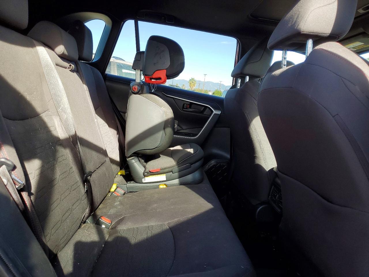 2021 TOYOTA RAV4 PRIME SE photo 11