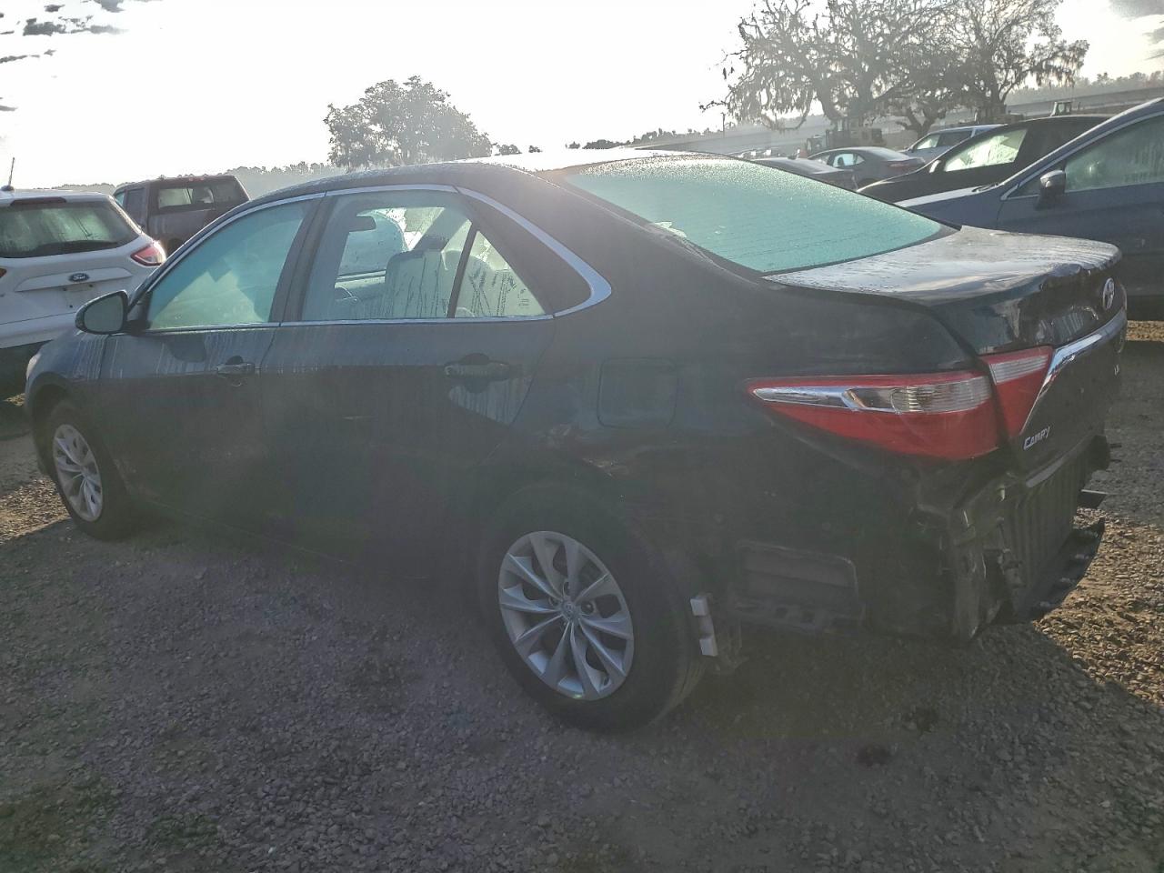2016 TOYOTA CAMRY LE photo 4