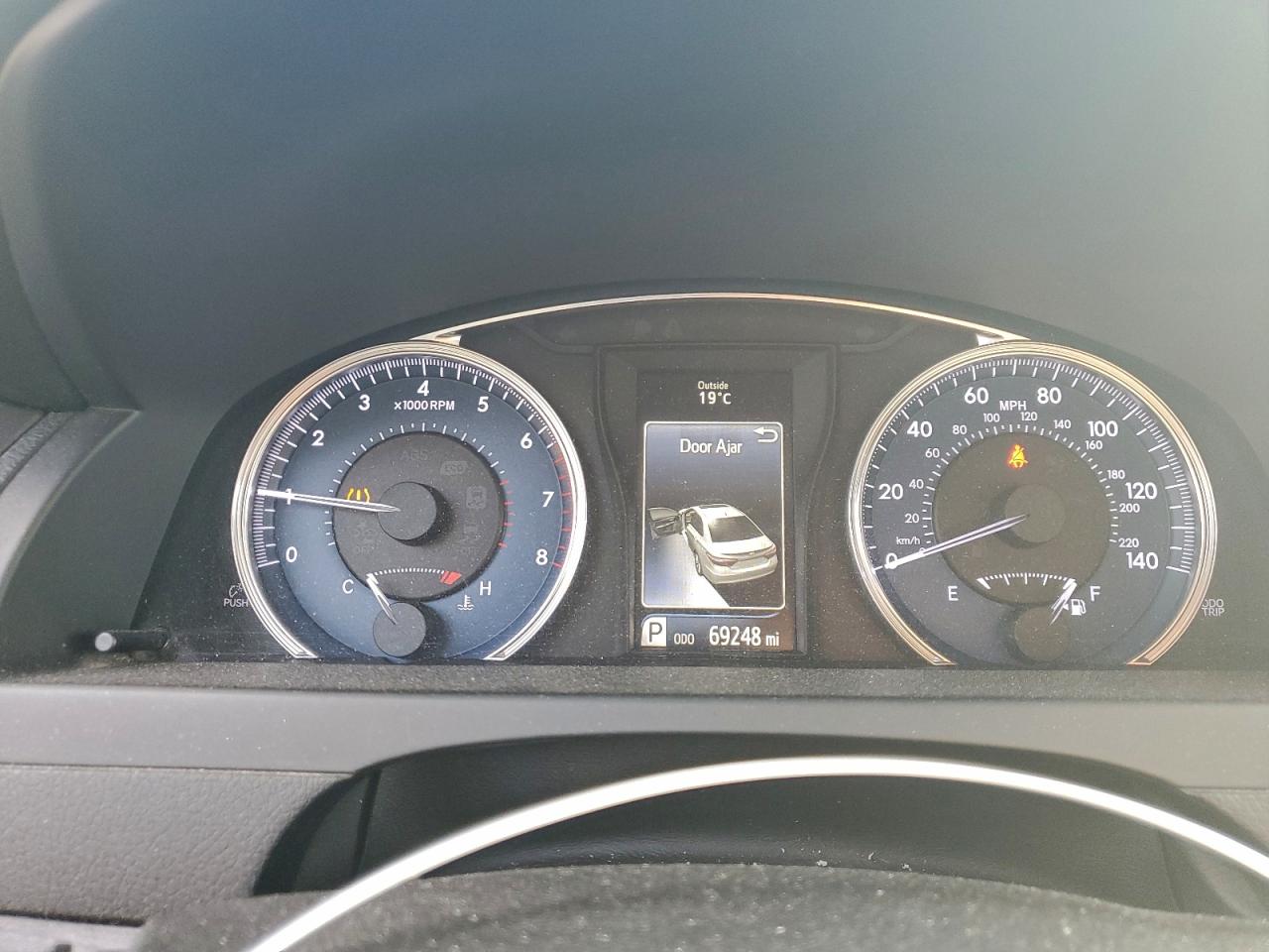 2016 TOYOTA CAMRY LE photo 25