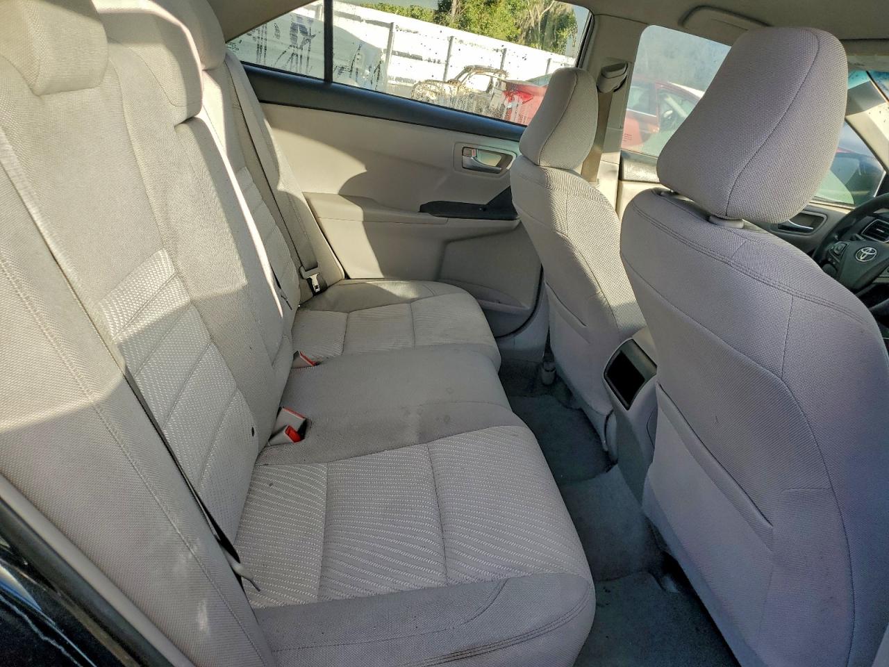 2016 TOYOTA CAMRY LE photo 28