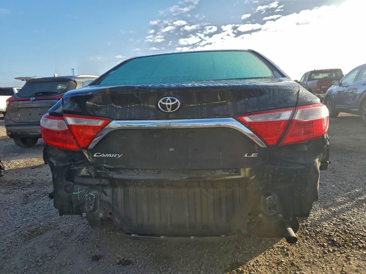 2016 TOYOTA CAMRY LE photo 16