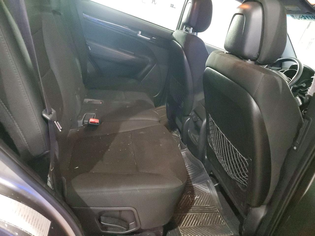 2015 KIA SORENTO LX photo 41