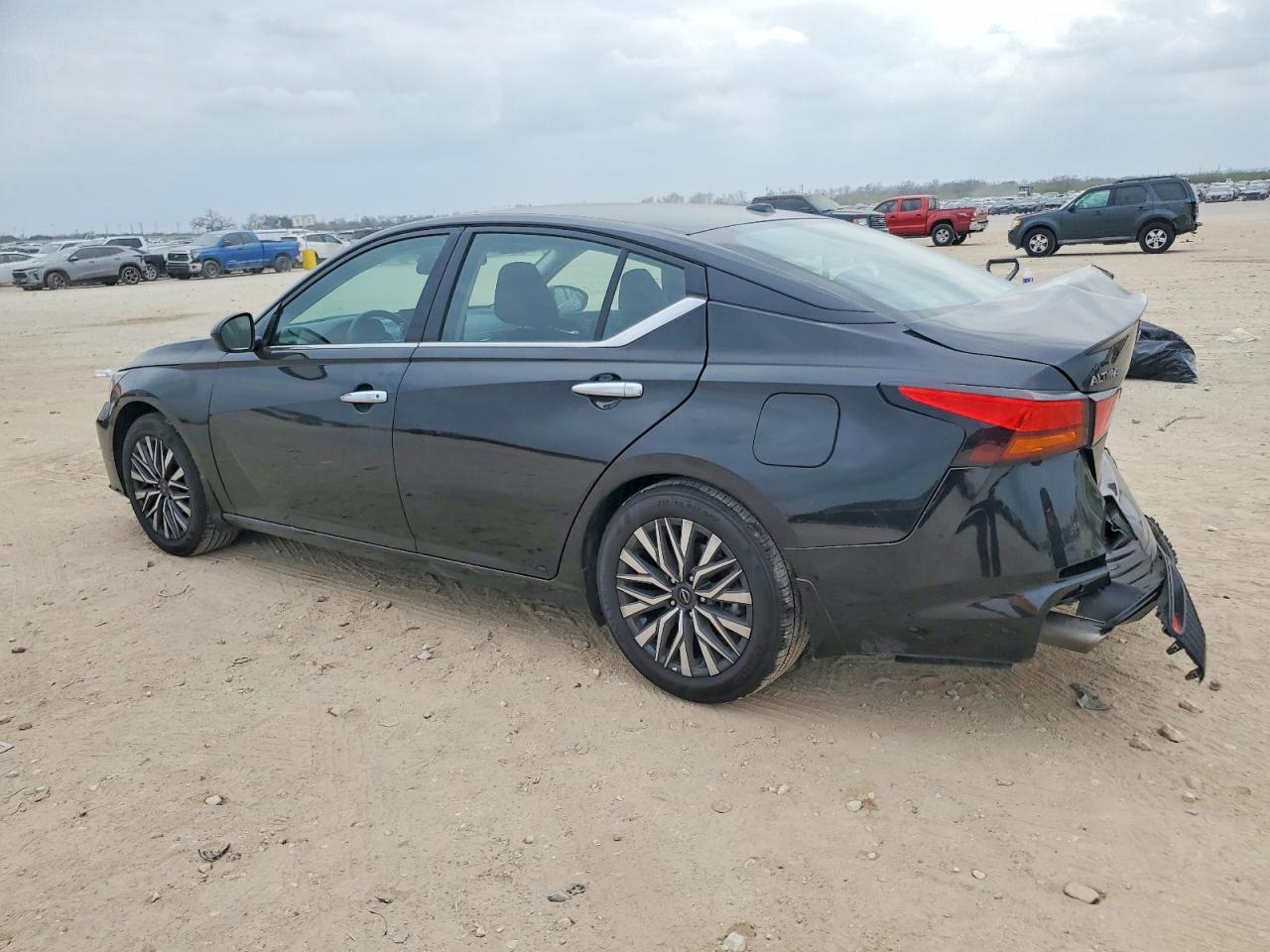 2025 NISSAN ALTIMA SV photo 2