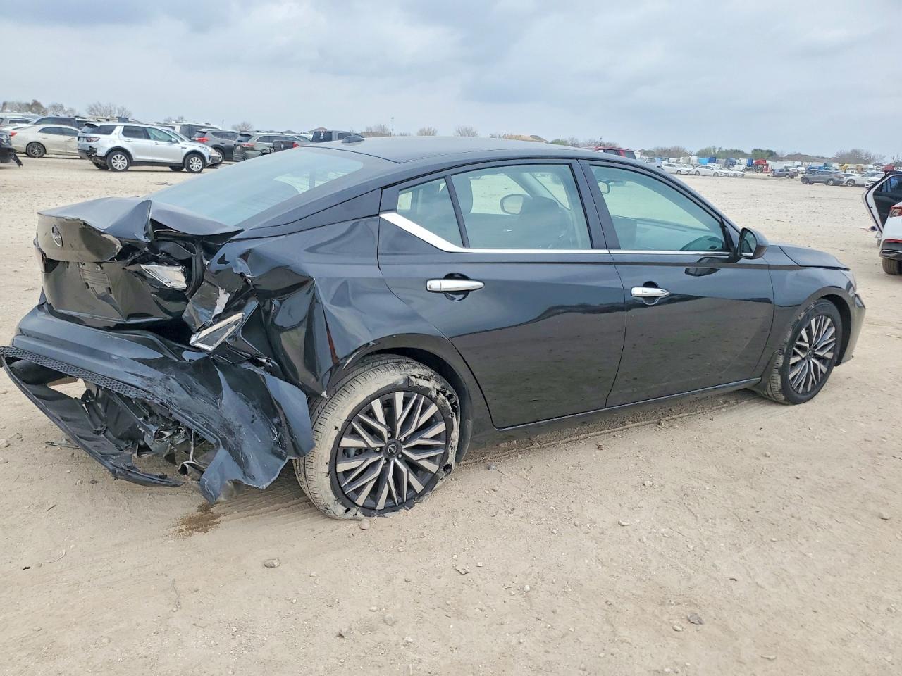 2025 NISSAN ALTIMA SV photo 3