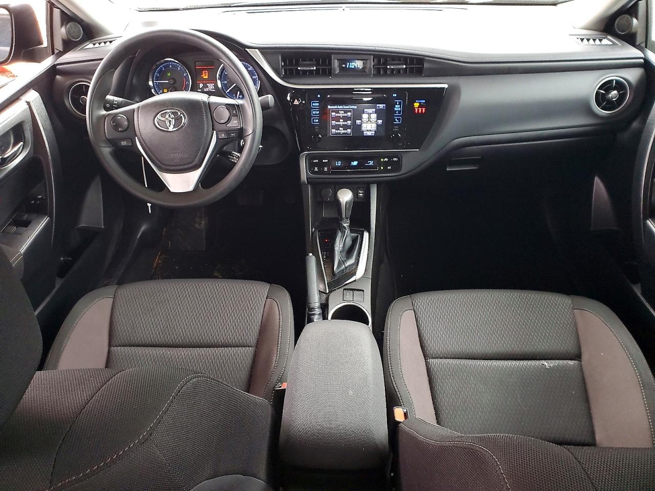 2019 TOYOTA COROLLA L photo 8