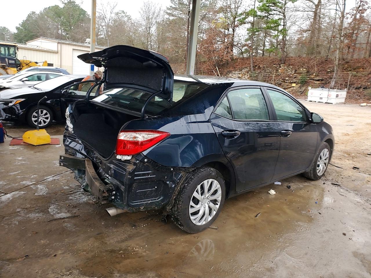 2019 TOYOTA COROLLA L photo 3