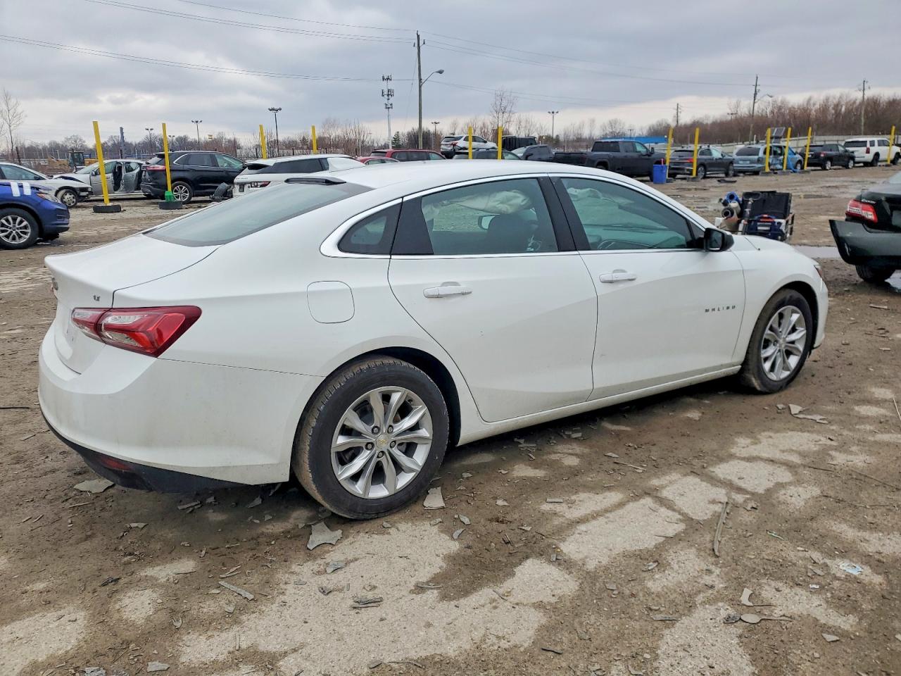 2022 CHEVROLET MALIBU LT photo 3